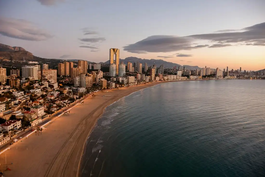 Calles y comercios de Benidorm donde trabajan pymes y autónomos